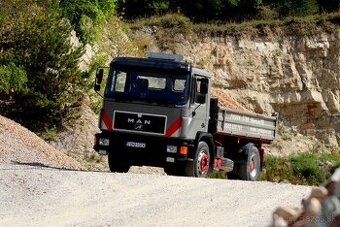 Autodoprava - Dovoz štrku, piesku, betónu | 3stranný sklápač