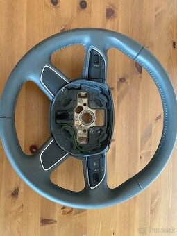 AUDI VOLANT ŠEDÁ-SIVÁ FARBA. ORIGINÁL MALO KM