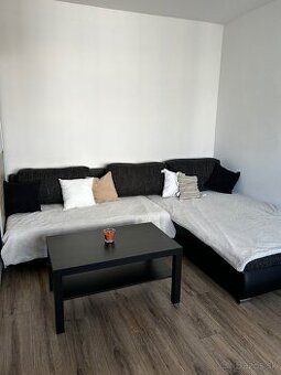 Predám rohový gauč – 100 €