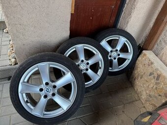Predám hliníkové disky 5x112 r17 so zimnými Pneu