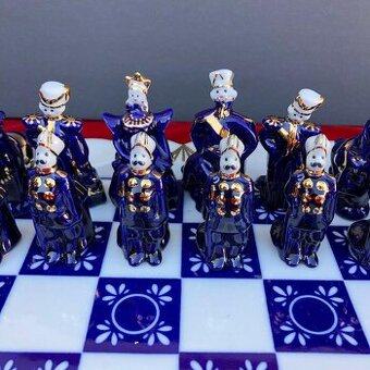 Šach - porcelánová šachová súprava