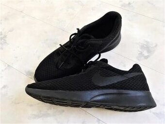 Ľahké tenisky NIKE 42