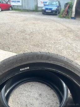 255/35 R19