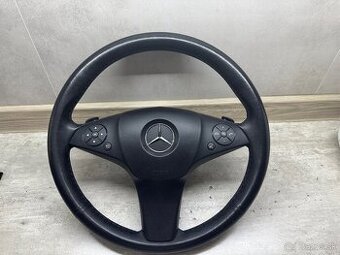 Predam volant Mercedes