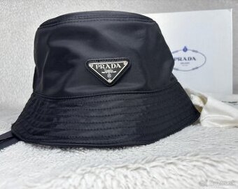 PRADA nylon bucket hat Black