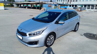 Kia ceed 1.6 diesel Platinum + NaviPack, automat, 100kW