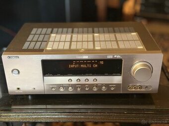 Yamaha RX V381