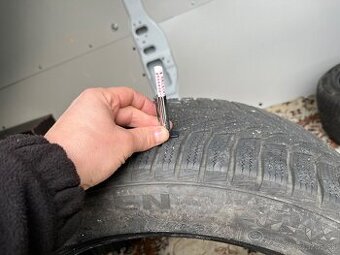 Zimné pneumatiky 235/45 R18 98V