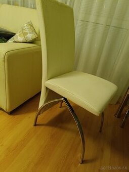 Jedálenské stoličky