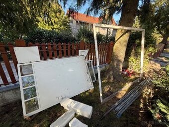 Kovová garážová brána