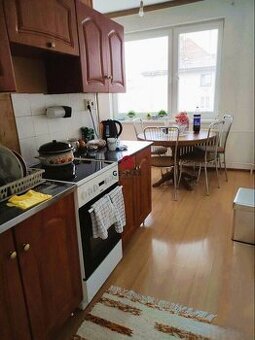 Na predaj 3-izbový byt vo Veľkých Kapušanoch - 1