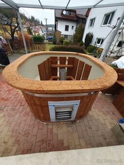 Fínska kúpacia kaďa hranatá s plastovou vložkou