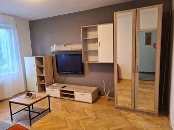 Prenajmem zariadený 1.izb. byt v  CENTRE Púchova