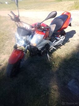 Suzuki gsr 600