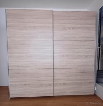 Predám posuvnú skriňu dĺžka 220cm