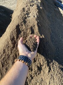 preosievana záhradná zem, ornica,zem, hlina ,raselina