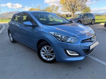 Hyundai i30 Hatchback 1.6 GDi Trikolor 6MT, Benzín 99 kW//