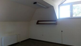 Kancelárske priestory v centre Nitry, Kmeťkova ulica