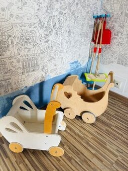 Drevené kočíky na tlačenie (2 ks)