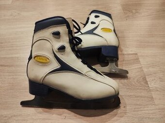 Dámske korčule na ľad 39