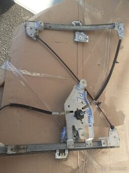 Škoda Octavia  1. Predám Ľavú stranu stahovačku okien