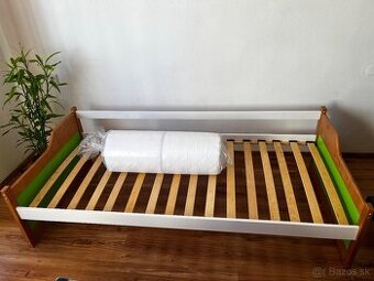 Posteľ 200x90 s roštom a matracom