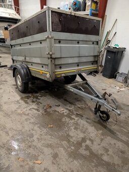 Prívesný vozík vyklapaci