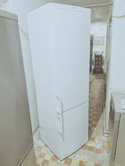 Predám chladničku Siemens 200cm
