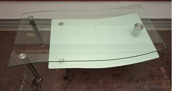 Predam konferencny skleneny stolik