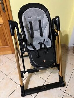 Elektrická hojdačka a jedálenská stolička v jednom