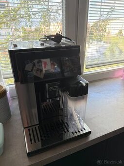 Plnoautomatický kávovar De Longhi Perfecta Deluxe ESAM 460.7