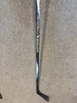 HOKEJKA BAUER VAPOR S25 FLYLITE   zahnutí P28 tvrdost 87