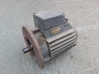 Elektromotor prírubový