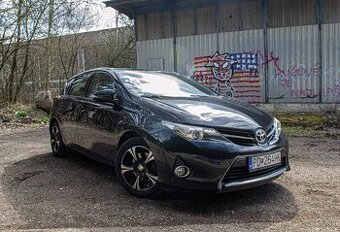 Toyota Auris 2.0 D-4D 91kW 2013 Ťažné