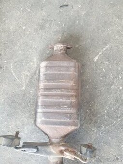 Predam katalyzator Kia Sephia 1,6 benzin