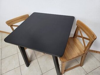 Predam kvalitny bezchybny stol NORRAKER