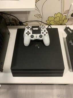 Predám Ps4 pro 500gb ssd