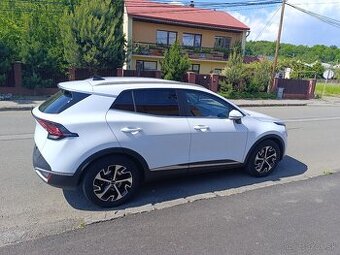 Sportage 2022,29 500 km,24000 eur.