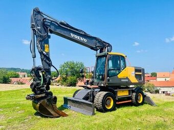 Kolesové rypadlo Volvo EW220E