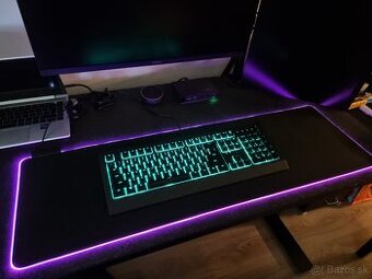 Razer Cynosa V2 + Razer Goliathus Extended Chroma