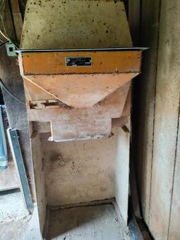 Kladivkovy srotovník KS 200A