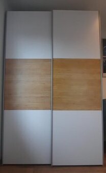 Šatníková skriňa