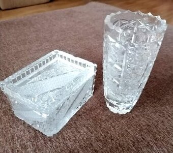 Krištáľová váza a popolník