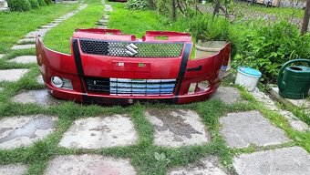 Predam. Predný naraznik.