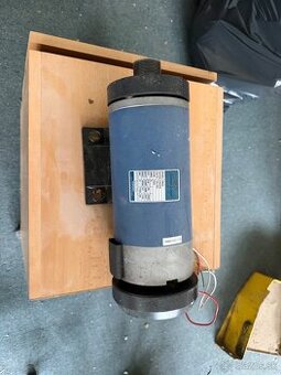 Predám motory od bežiacich pasov