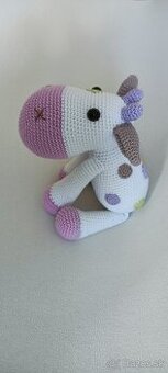Háčkovaná hračka - ružová kravička