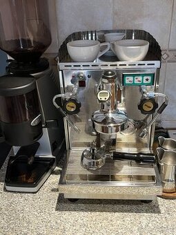 Predám set Kávovar+mlynček - 1