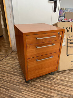 Šuflík na kolieskach + kancelársky stôl - svetlá čerešňa