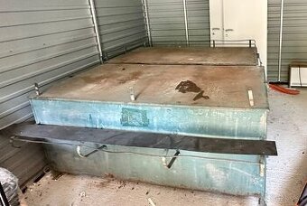 Masívne železné stoly (ponk do dielne)