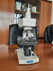 Laboratórny trinokulárny LED mikroskop s digitálnou kamerou - 1